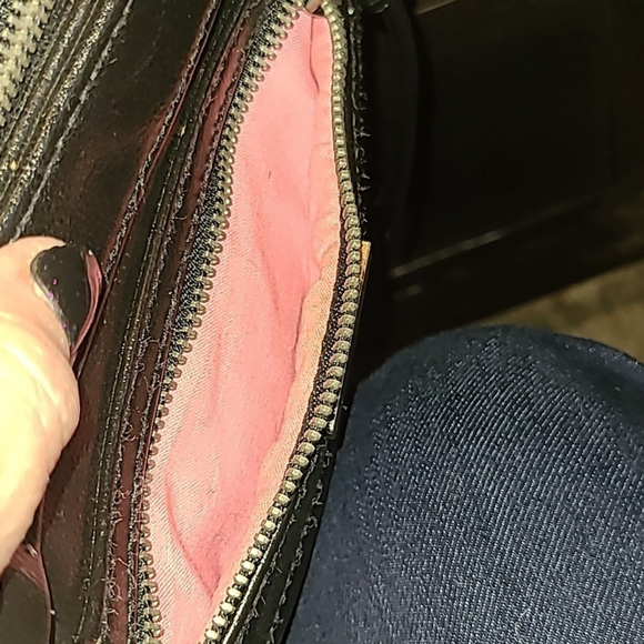 Victoria Secret black bag. Pink lining.. L. 10"X6"X2" 10" Drop.(#1453A) GUC. - Picture 9 of 16